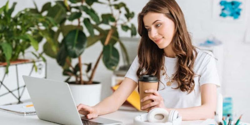 Làm việc kiếm tiền tại nhà tiện lợi